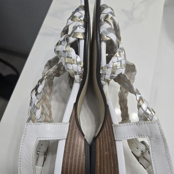 David Tate Gold, Silver and White Elegant Leather Made In Italy Sandals - Picture 9 of 10